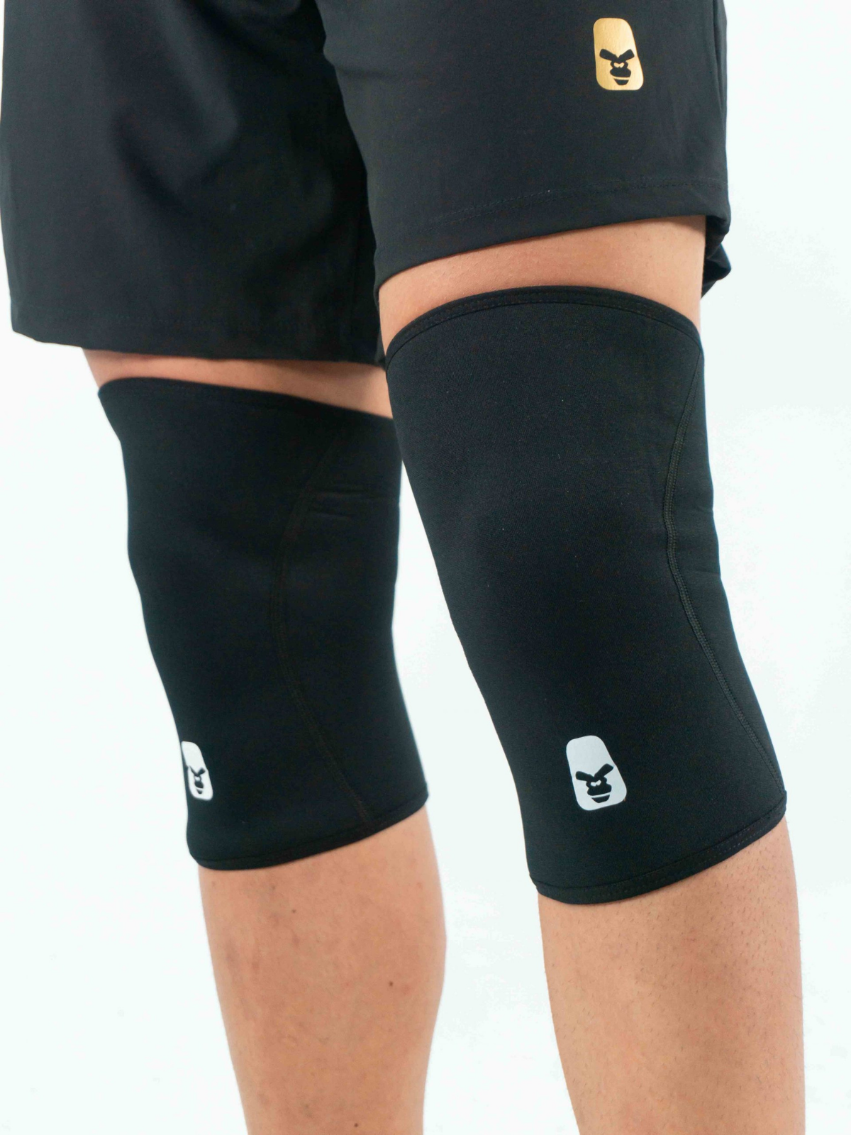 BLACK NEOPRENE KNEE BRACE