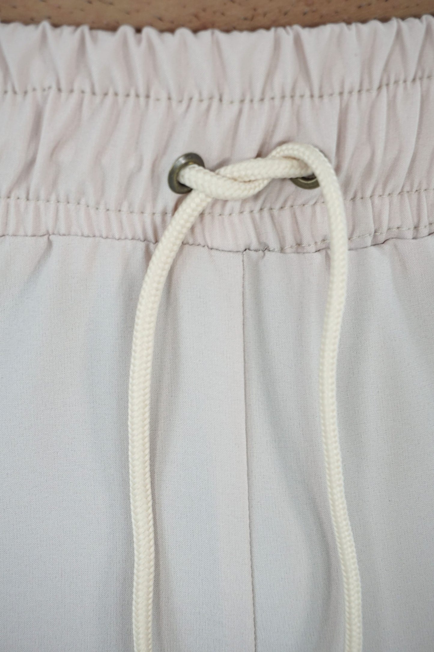 ATHLETIC LIGHT-WEIGHT UNISEX JOGGER BEIGE