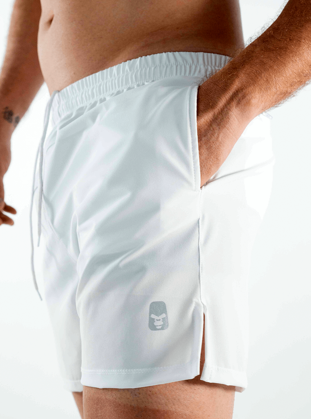 CLASSIC WHITE SHORTS